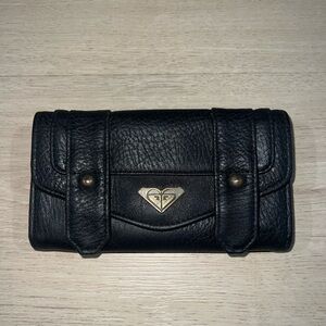 🖤✨ Roxy Black Leather Wallet – Snap & Zip Closure ✨🖤